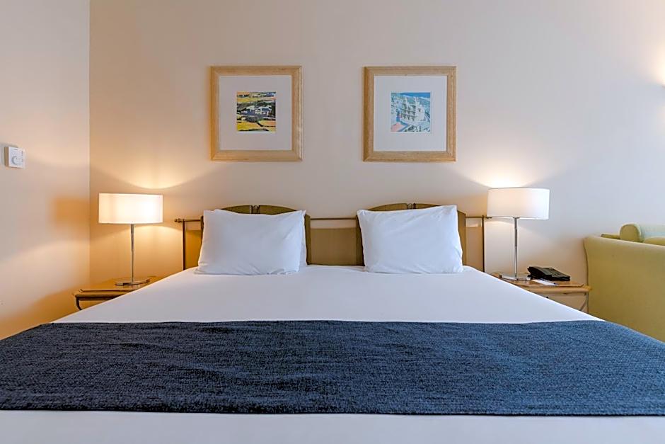 Junior Suite, Single, Garden View
