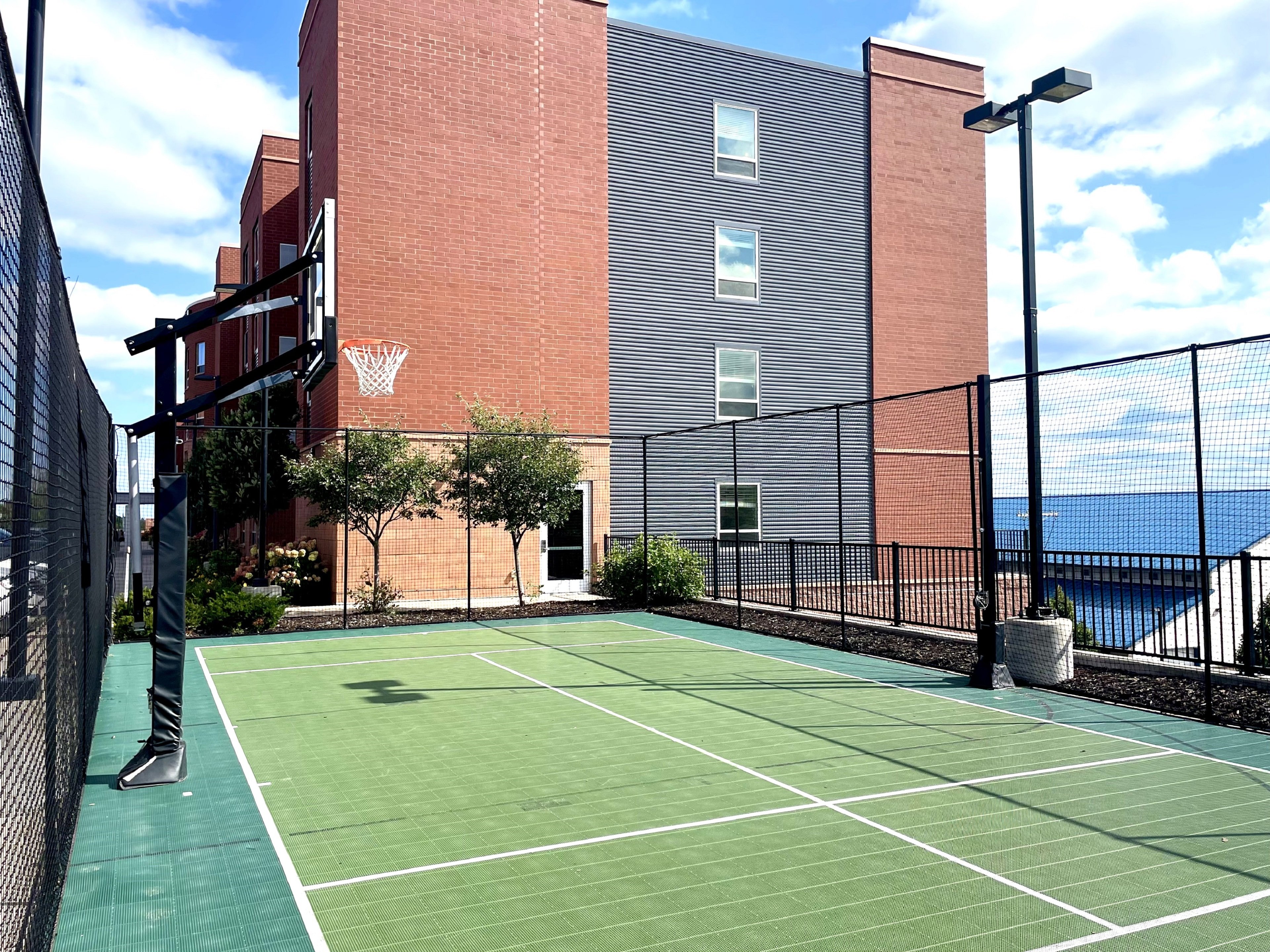 STAYBRIDGE SUITES MARQUETTE 32/82