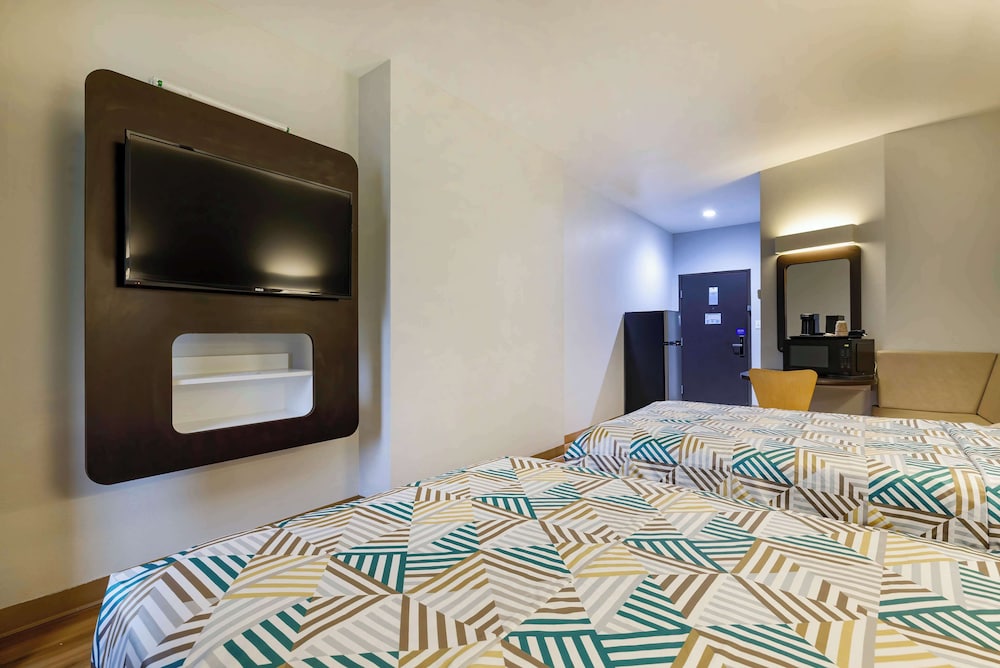 Studio6 Suites Texas City, TX – I-45 South 9/35