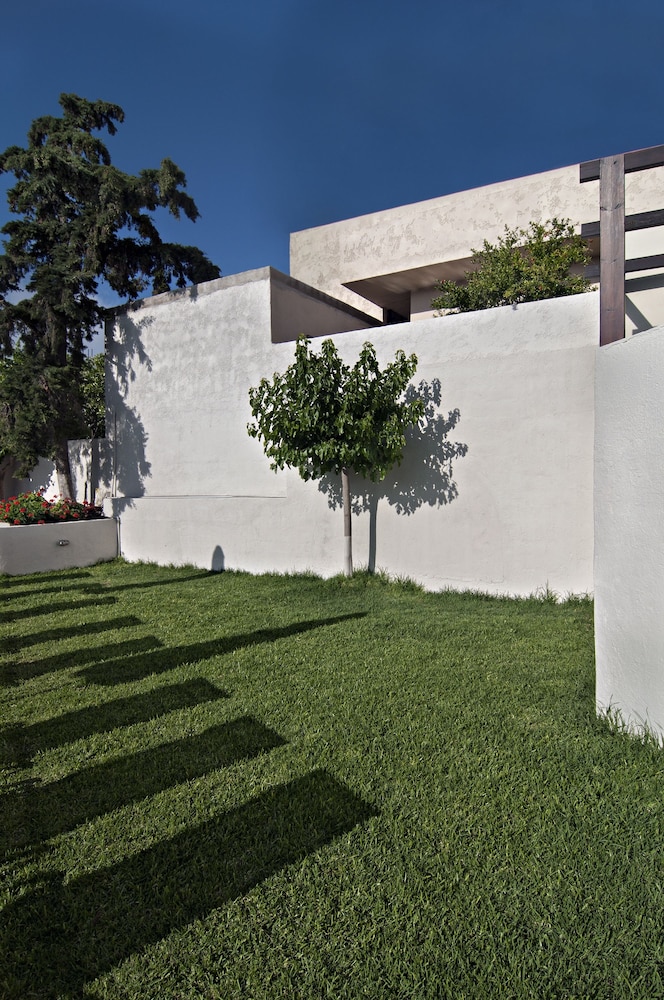 Ourania Apartments 51/63