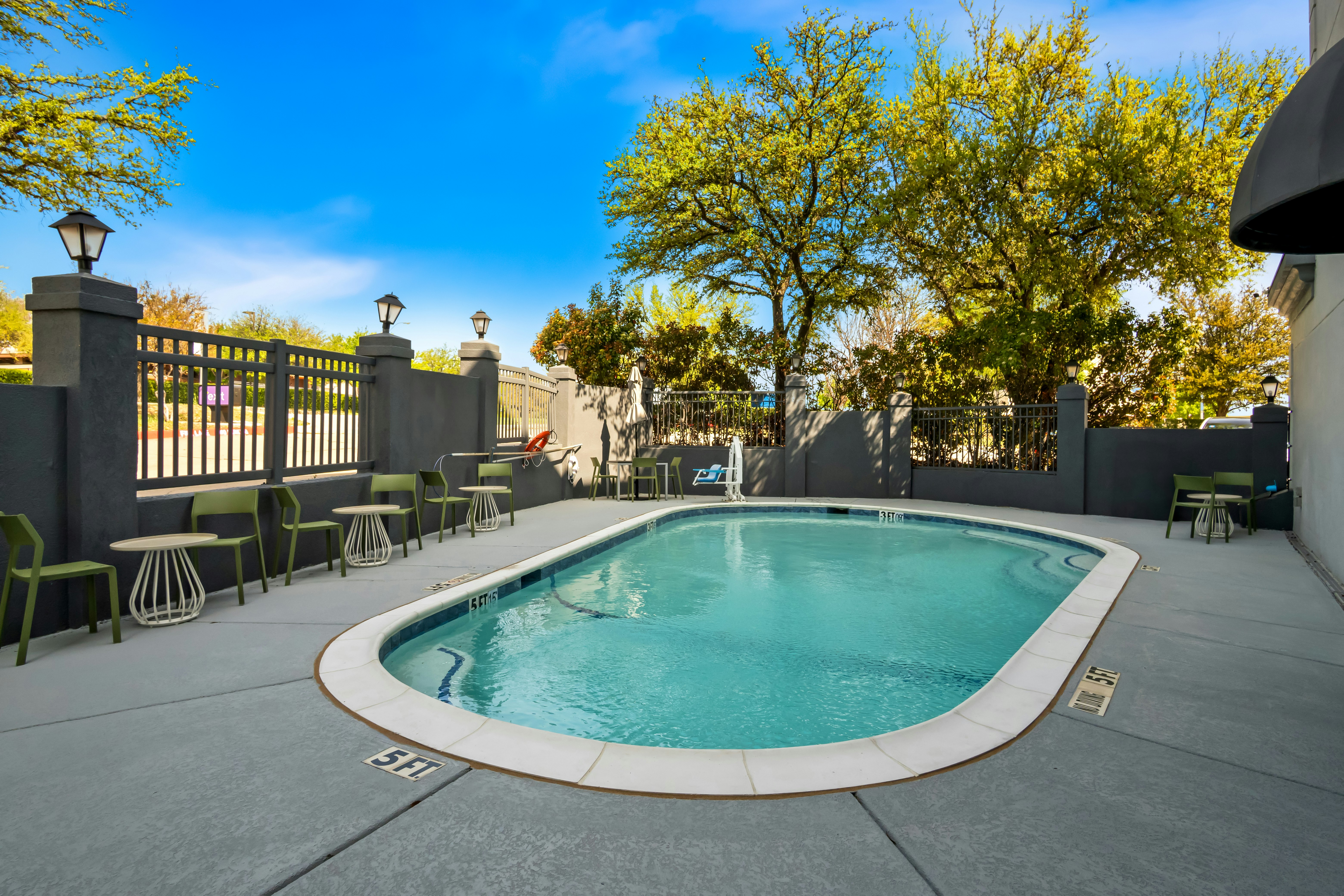 Spark by Hilton Grapevine DFW North 14/15