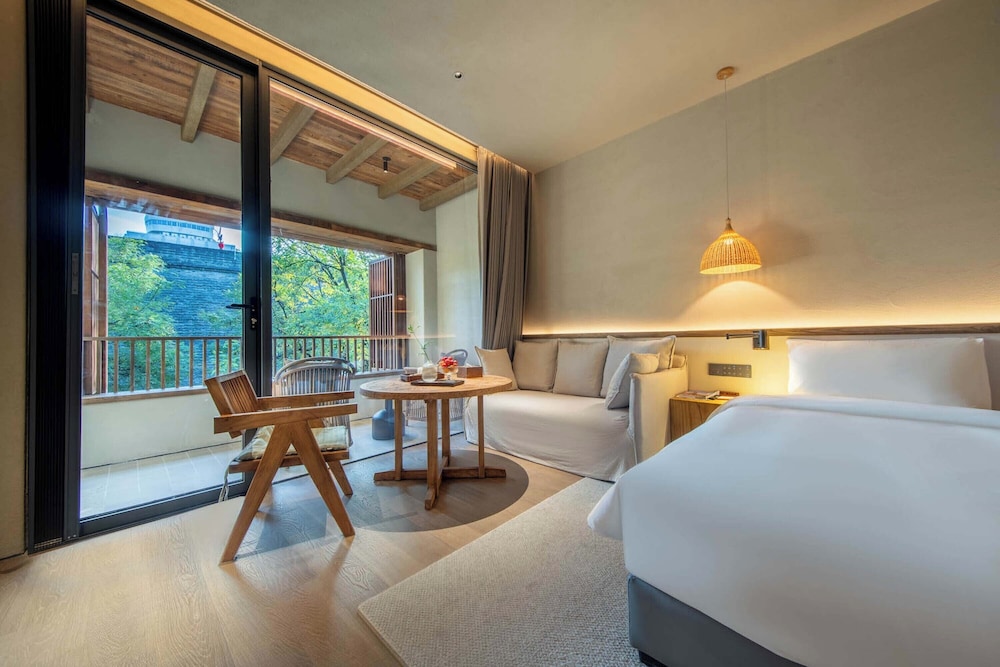 YUANLI HOTEL 15/50