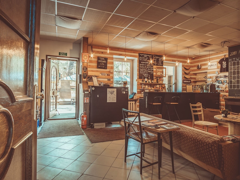 Downtown Forest Hostel & Camping 40/50
