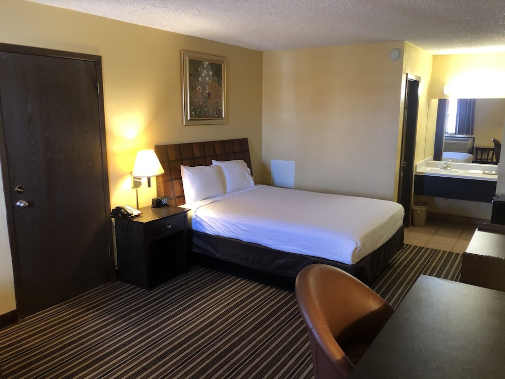 Nendels Inn and Suites Dodge City Airport 6/35