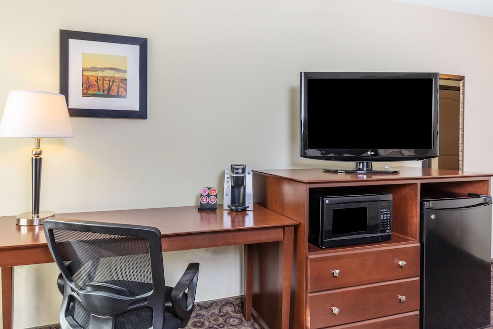La Quinta Inn & Suites by Wyndham Las Vegas Airport South 41/46