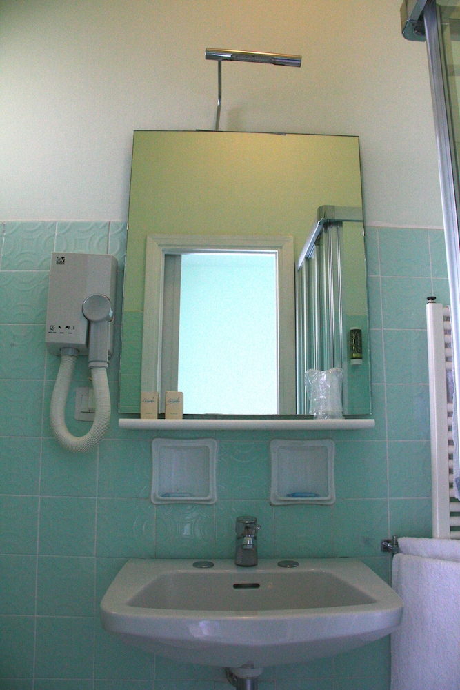 Alba Hotel 38/46