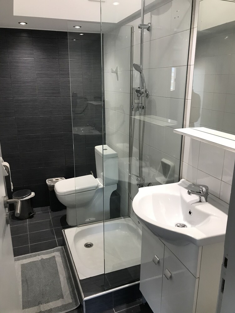 Atlantis Hotel 36/44