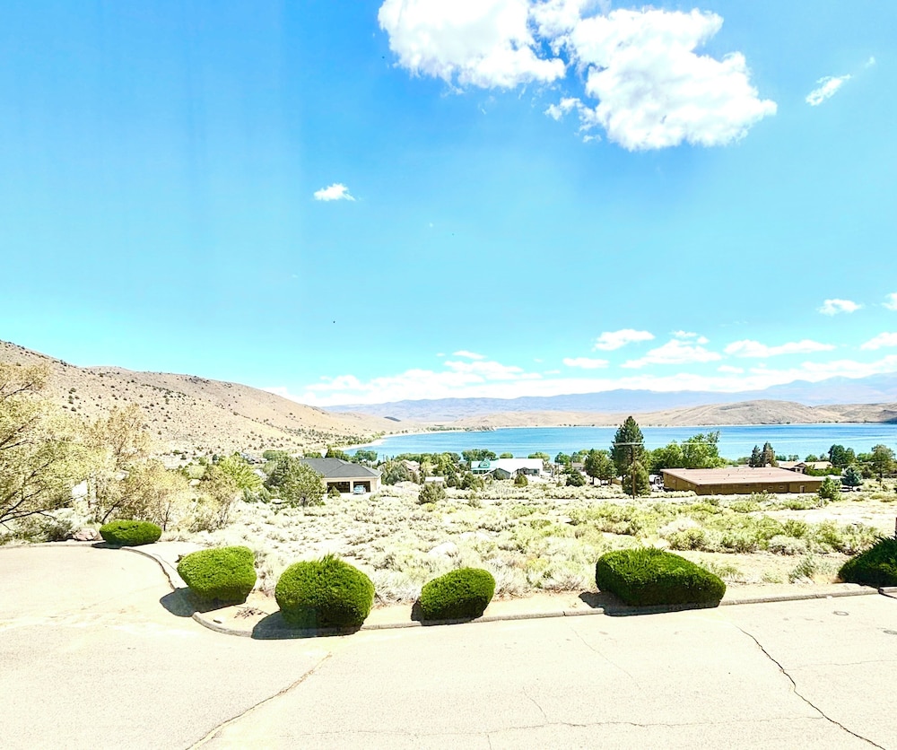 Topaz Lodge 54/58