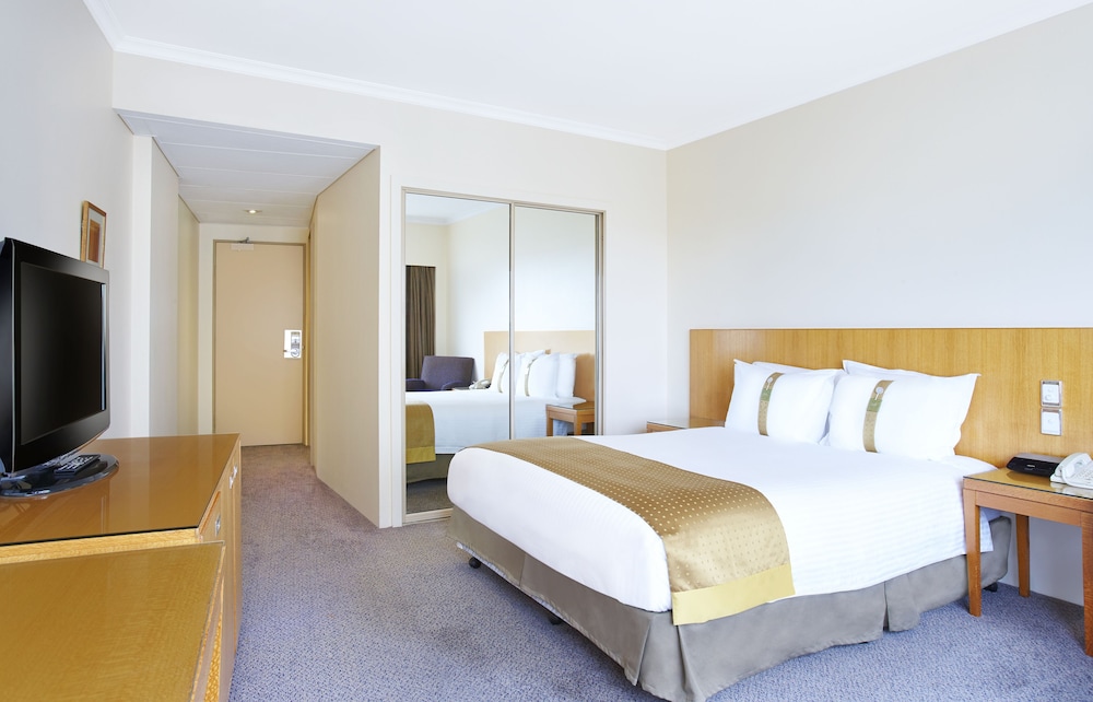 Holiday Inn Potts Point 18/78