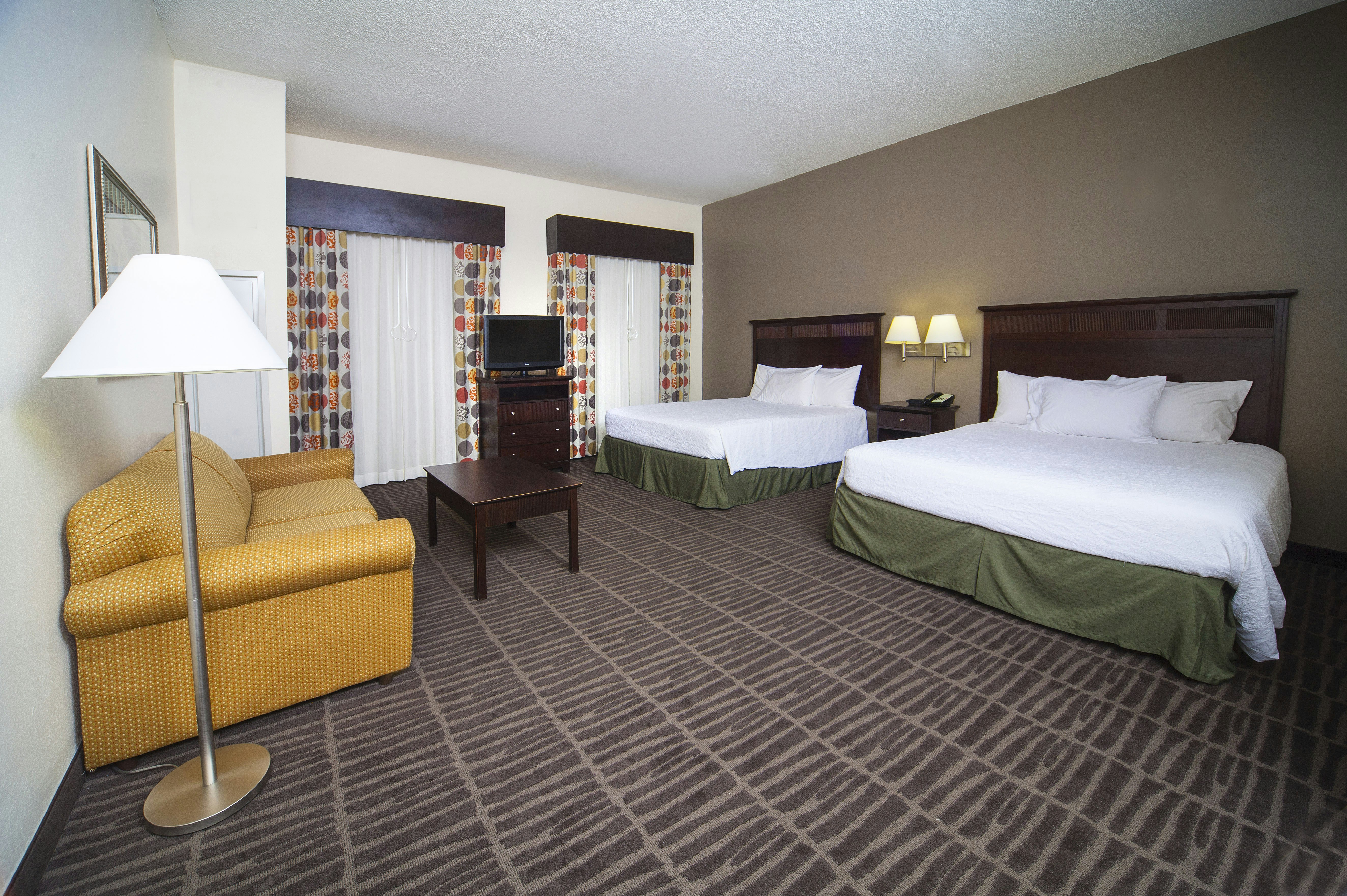 استوديو بسريرين كوين لذوي الإعاقة، Hampton Inn and Suites Valdosta Conference Center 3/4