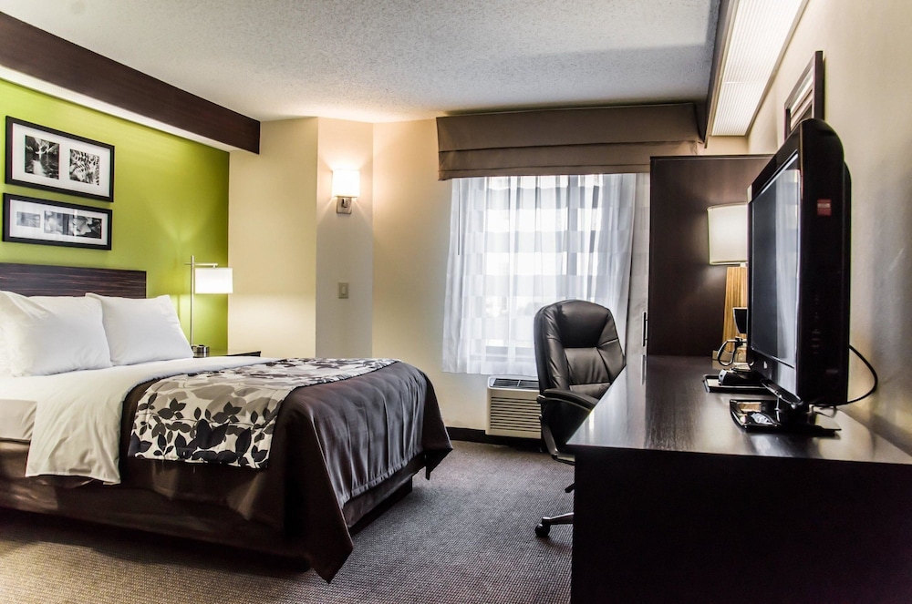 ROOM, QUEEN BED, ACCESSIBLE