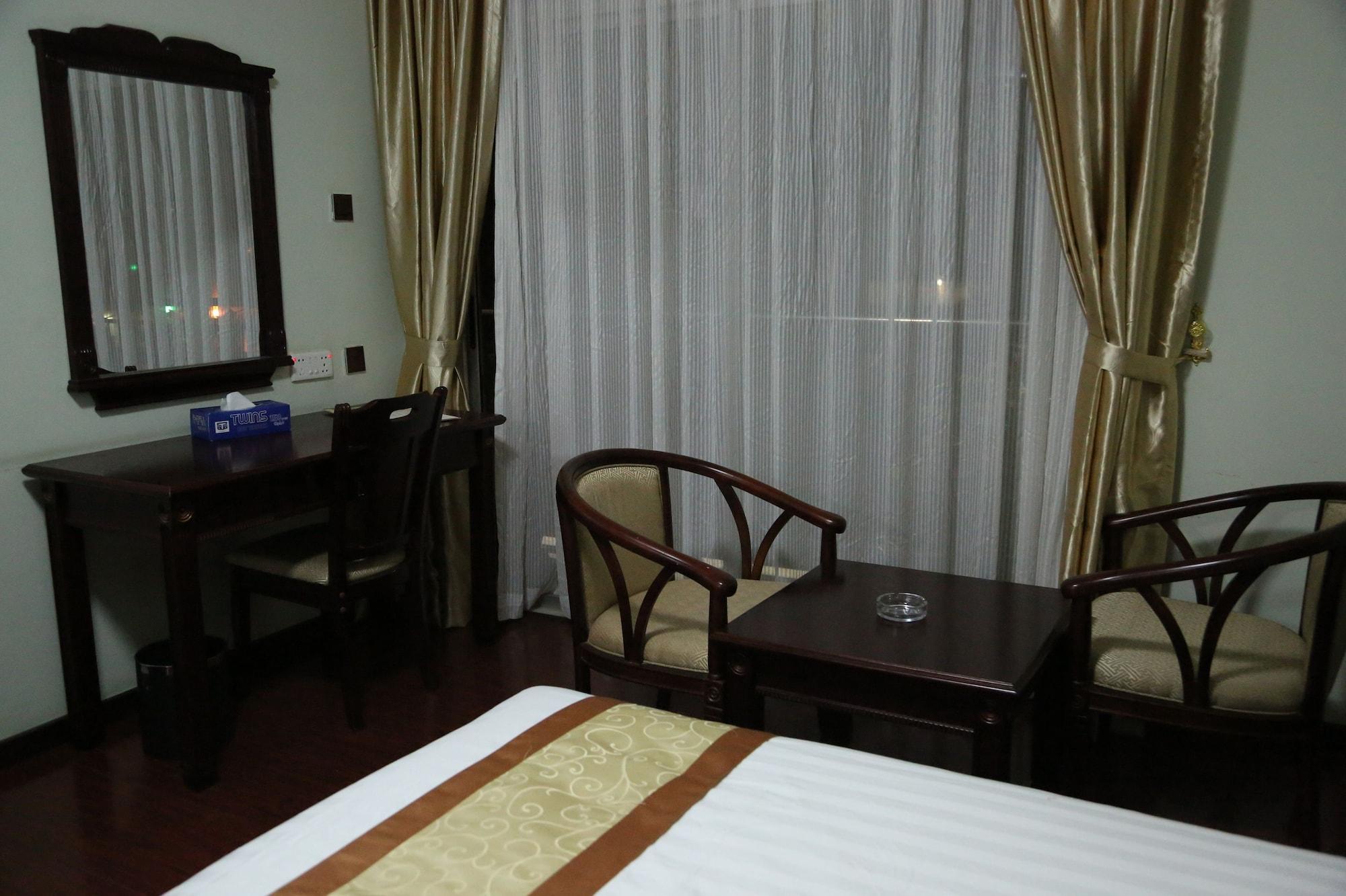 Trinity Hotel 36/43