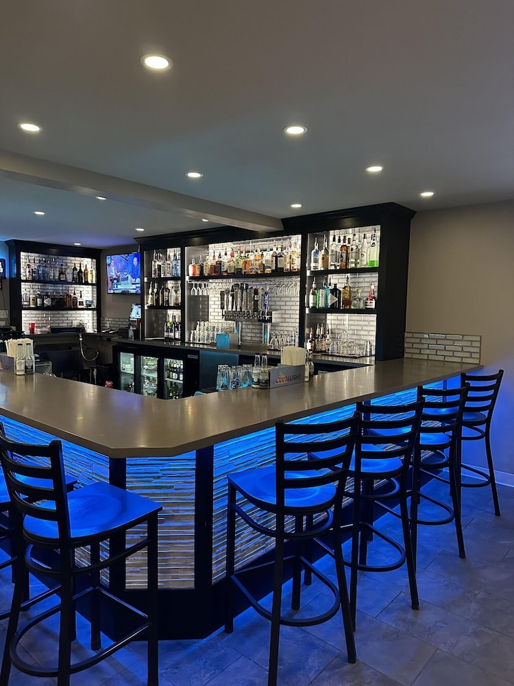 Top Notch Inn 53/69