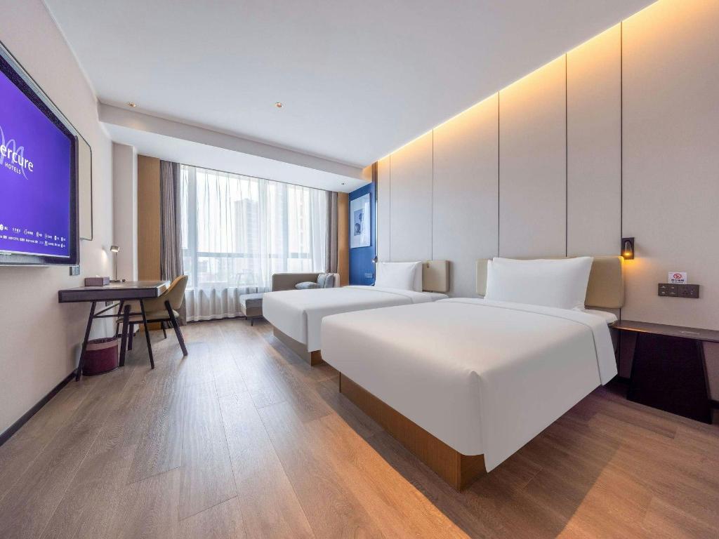 DELUXE, TWIN BEDS