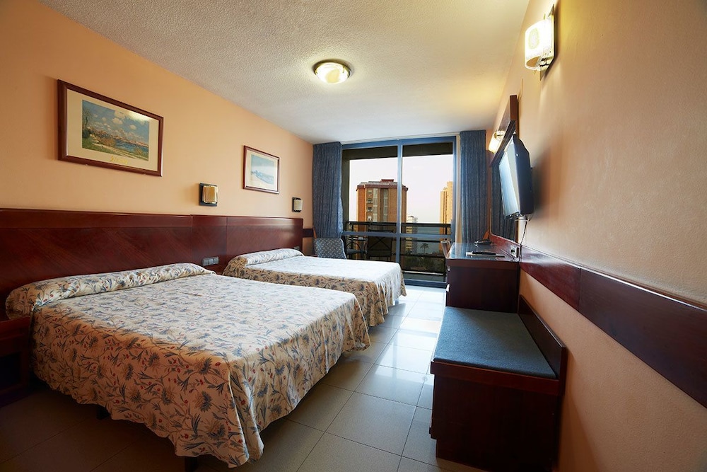 Marina Hotel 5/34