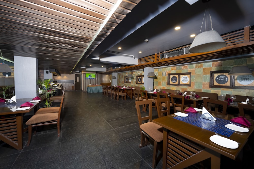 Visitel -A Boutique Hotel. 48/58