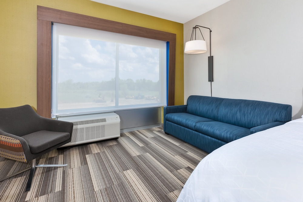 Holiday Inn Express Suites Grand Rapids Airport South 28/39