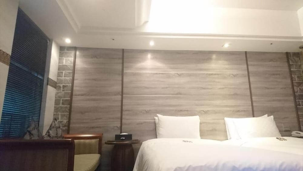 Burgary Hotel 22/50