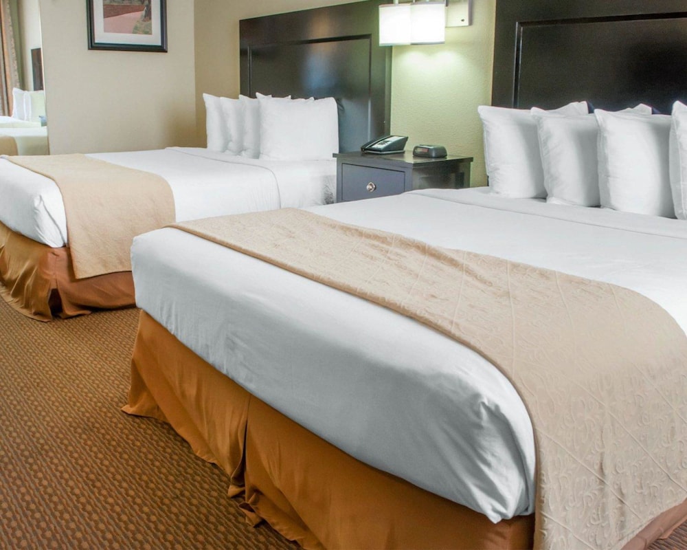 Quality Inn and Suites Gallup I-40 Exit 20 22/32