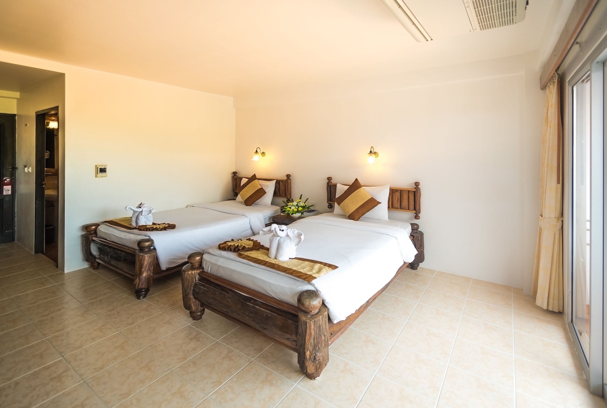 SUPERIOR ROOM