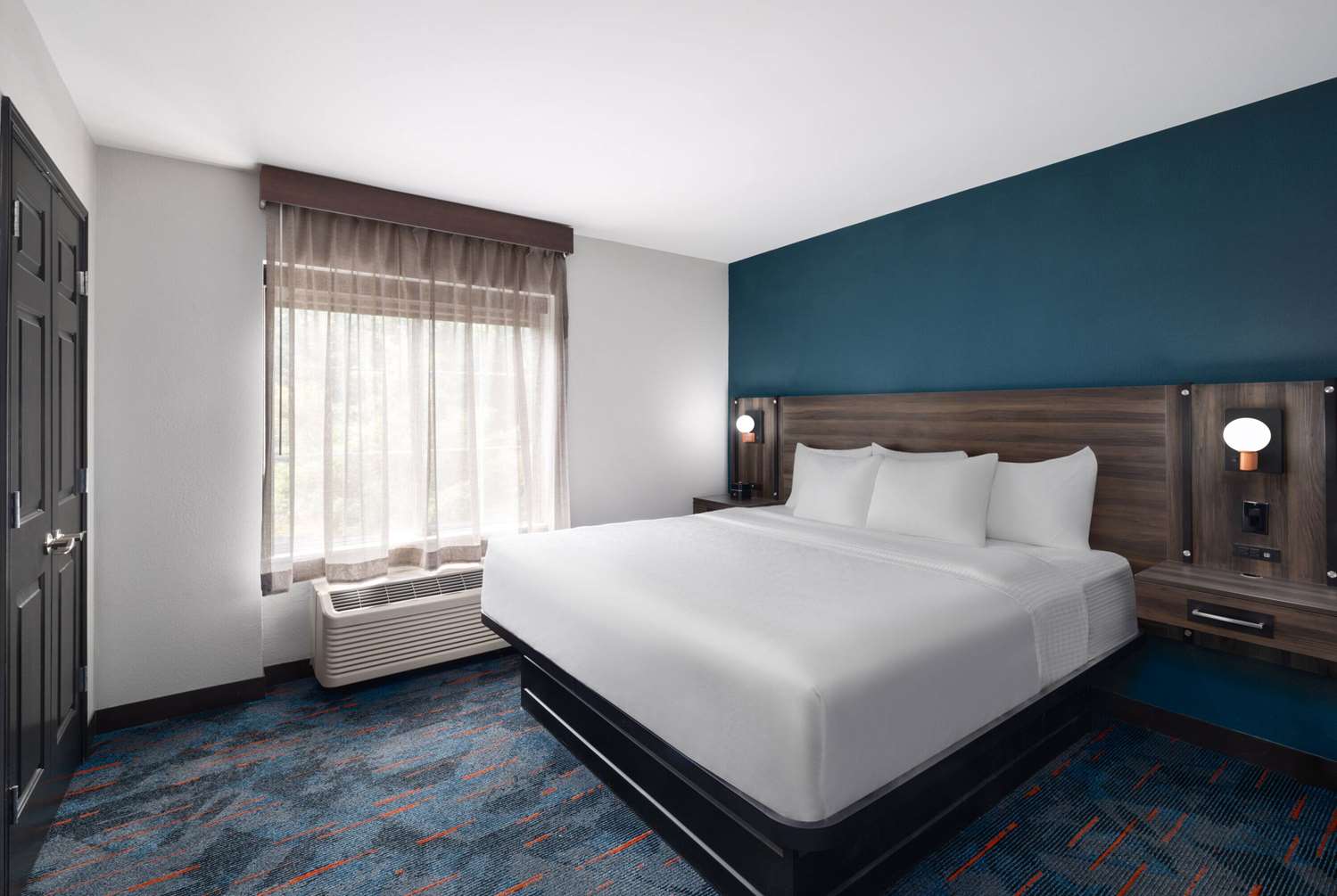 La Quinta Inn & Suites by Wyndham Greensboro NC 12/55