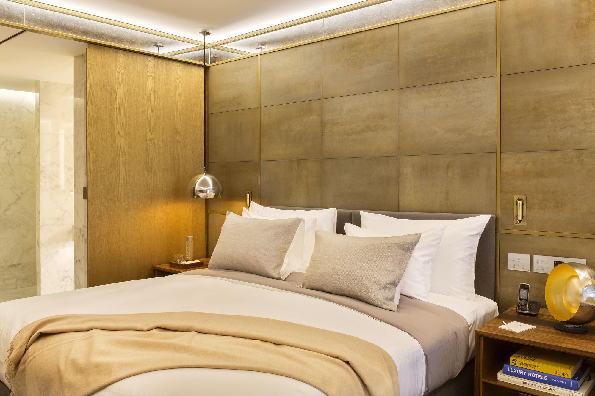 Gallery, Double Bed