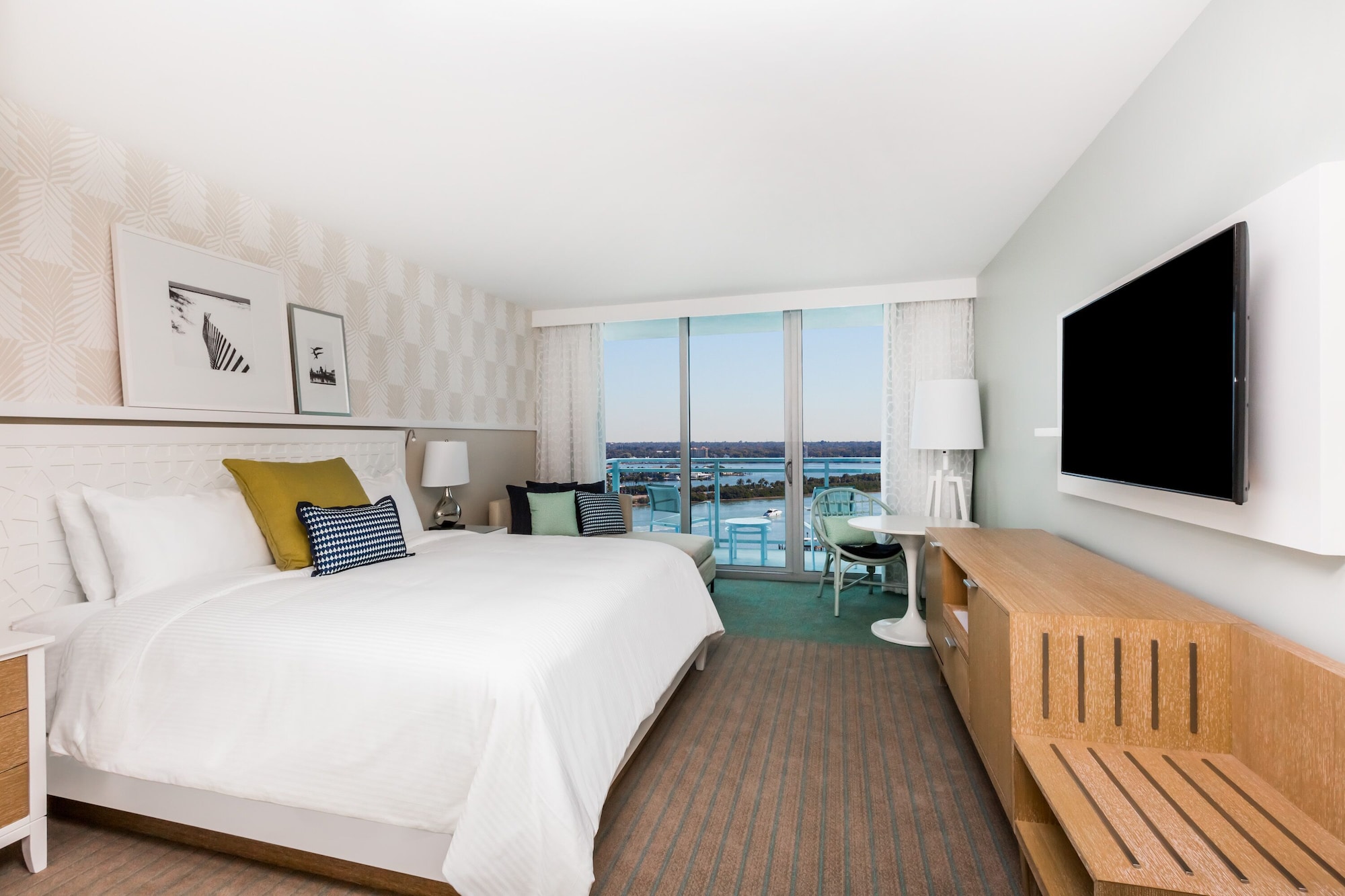 GRAND, DELUXE, KING BED, PARTIAL GULF VIEW