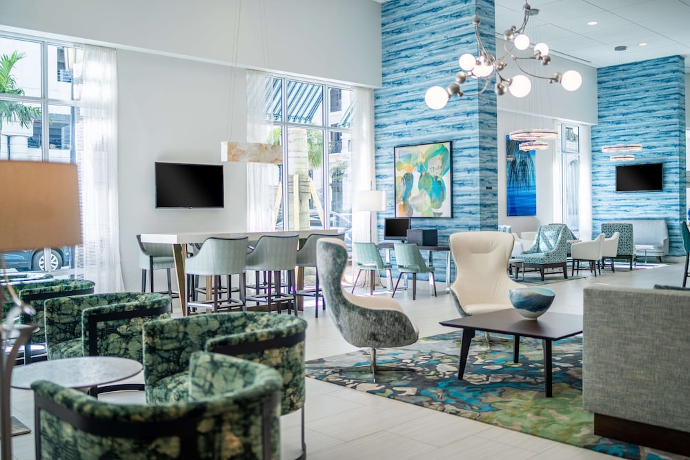 Hyatt Place West Palm Beach/Downtown 44/70