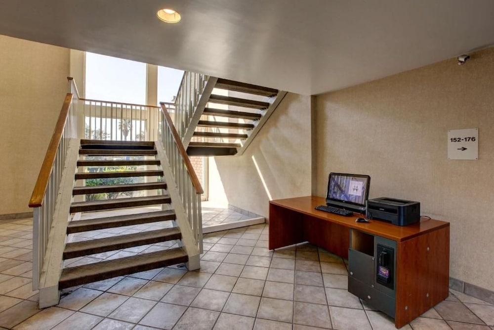 Motel6 Santa Ana, CA - Irvine - Orange County Airport 15/54