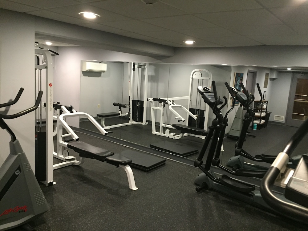 Heritage Hotel Lancaster 33/55
