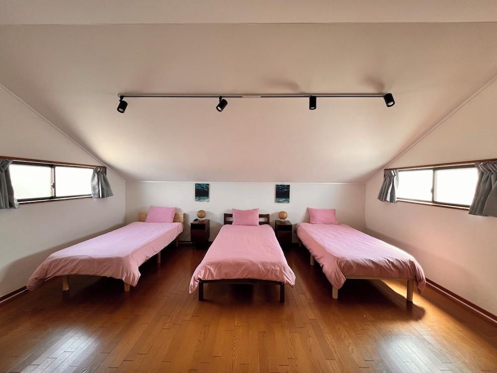 Exclusive, Quadruple, 3 Beds