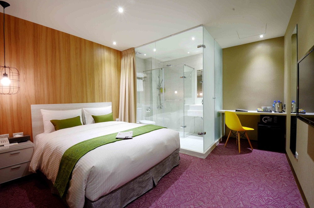Ark Hotel 21/45