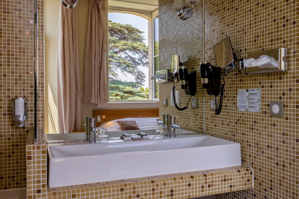 Hotel et Spa du Ch?teau **** 33/34