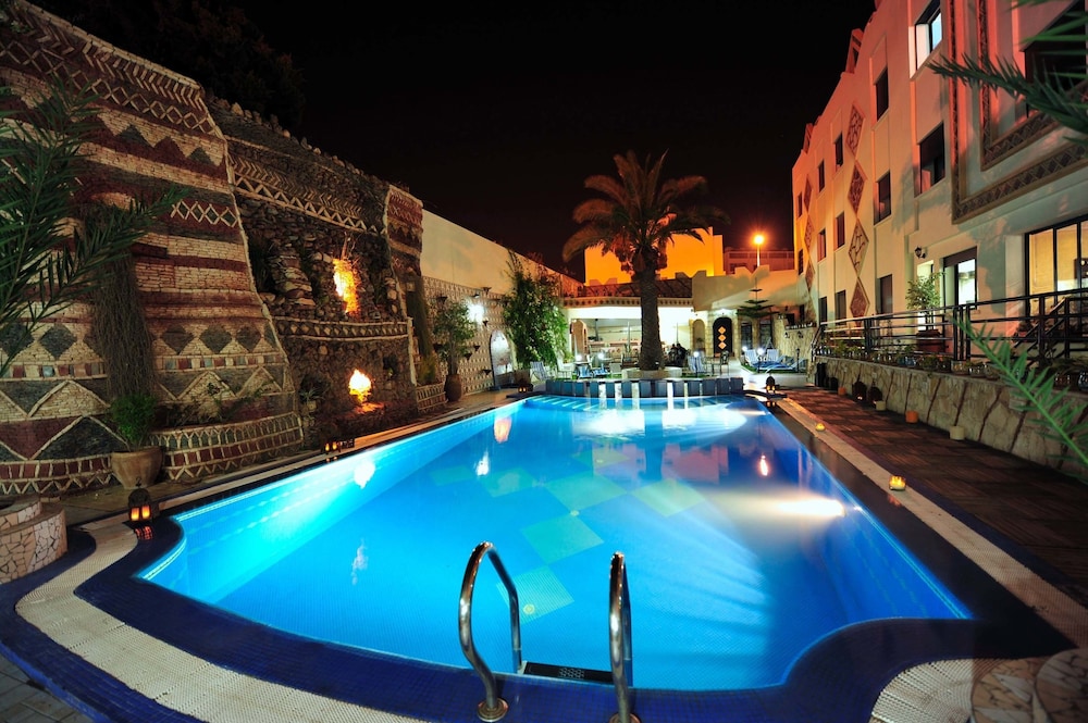 Atlantic Hotel Boutique and Spa 66/69