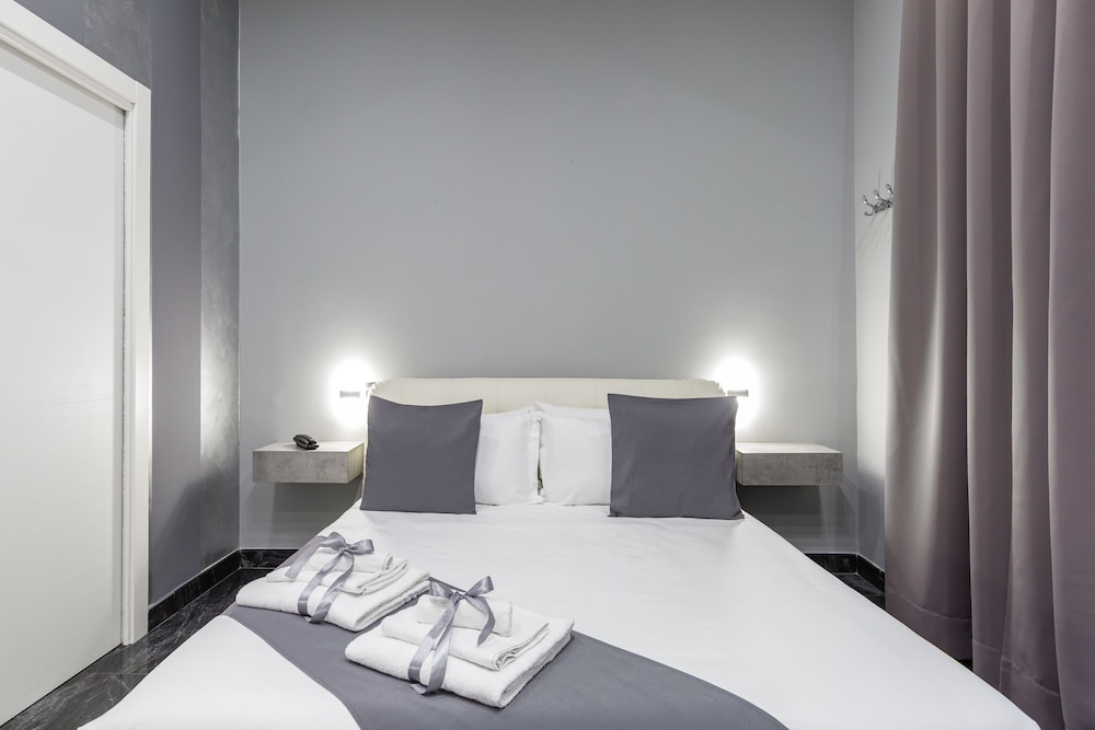 Hotel Bella Napoli Suites 8/67