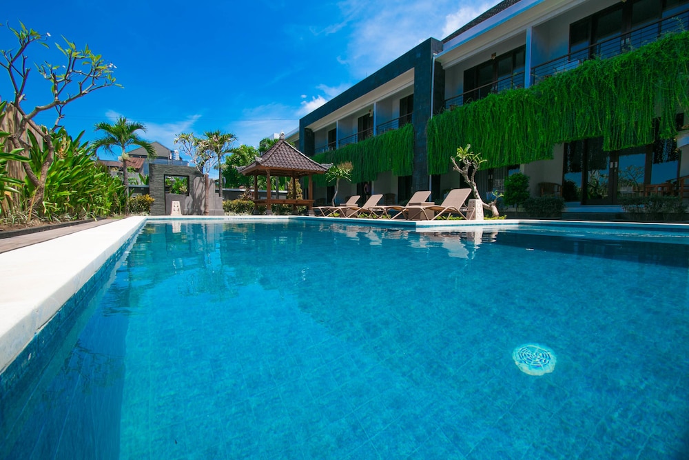 Sri Kandi Inn 3/33