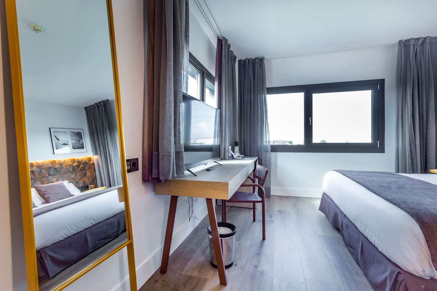 Standard, King Bed, Convertible Double Bed