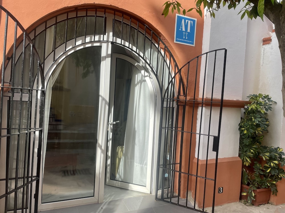 Apartamentos Puerto Sherry 1/50