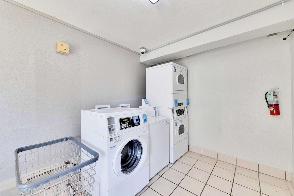 Motel6 Austin, TX - Airport - South 43/58