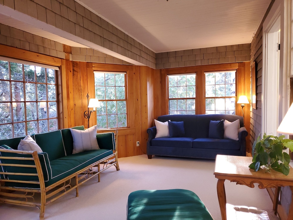 Harbourside Inn 34/50