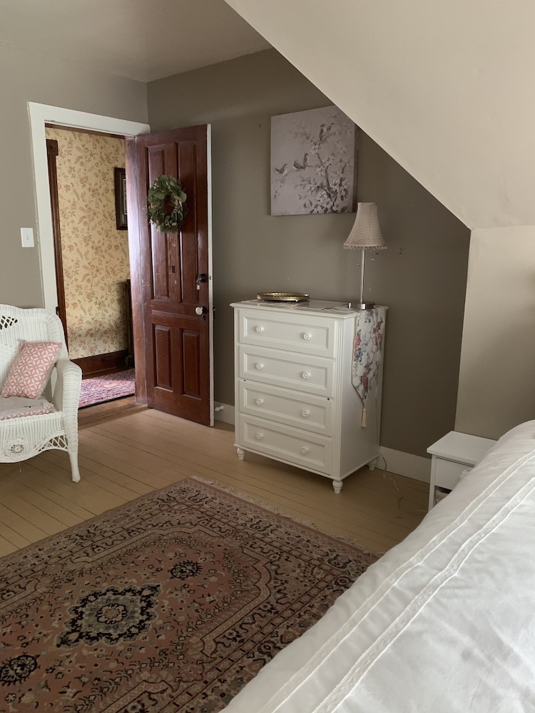 Gillis Grier Bed and Breakfast 6/50