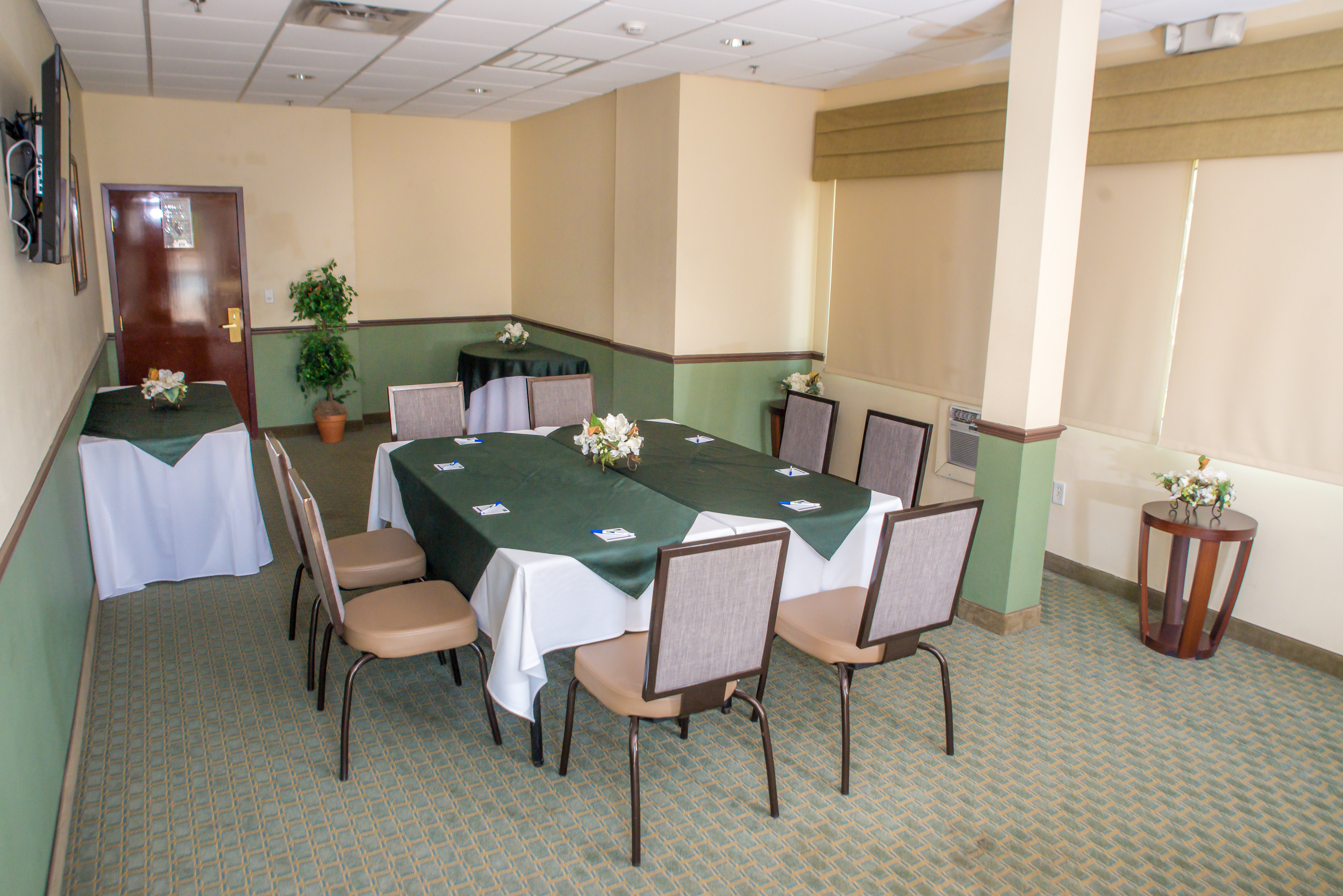 Holiday Inn Express and Suites Cocoa 38/50