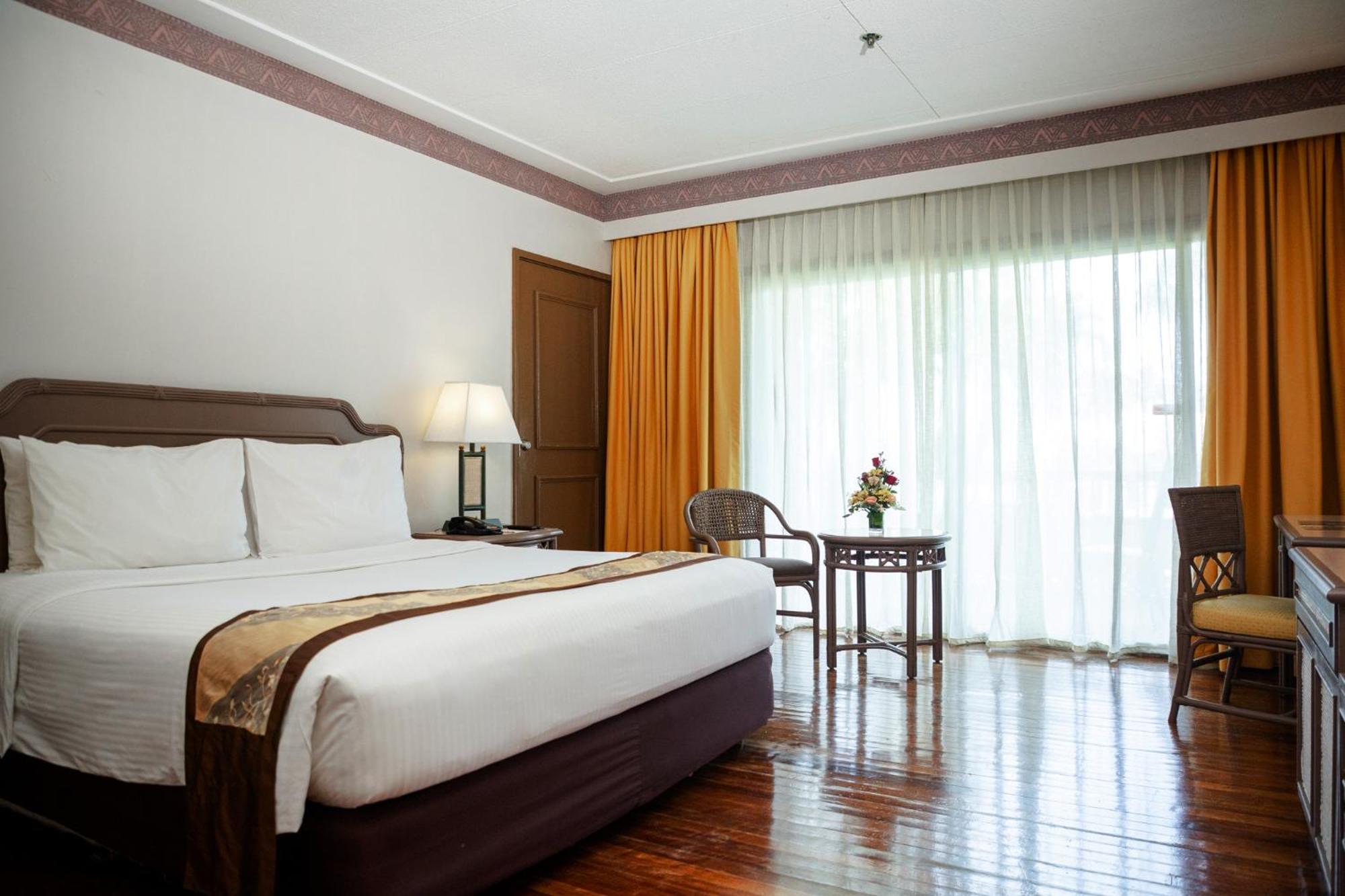 Room at Waterfront Insular Hotel Davao, DAVAO