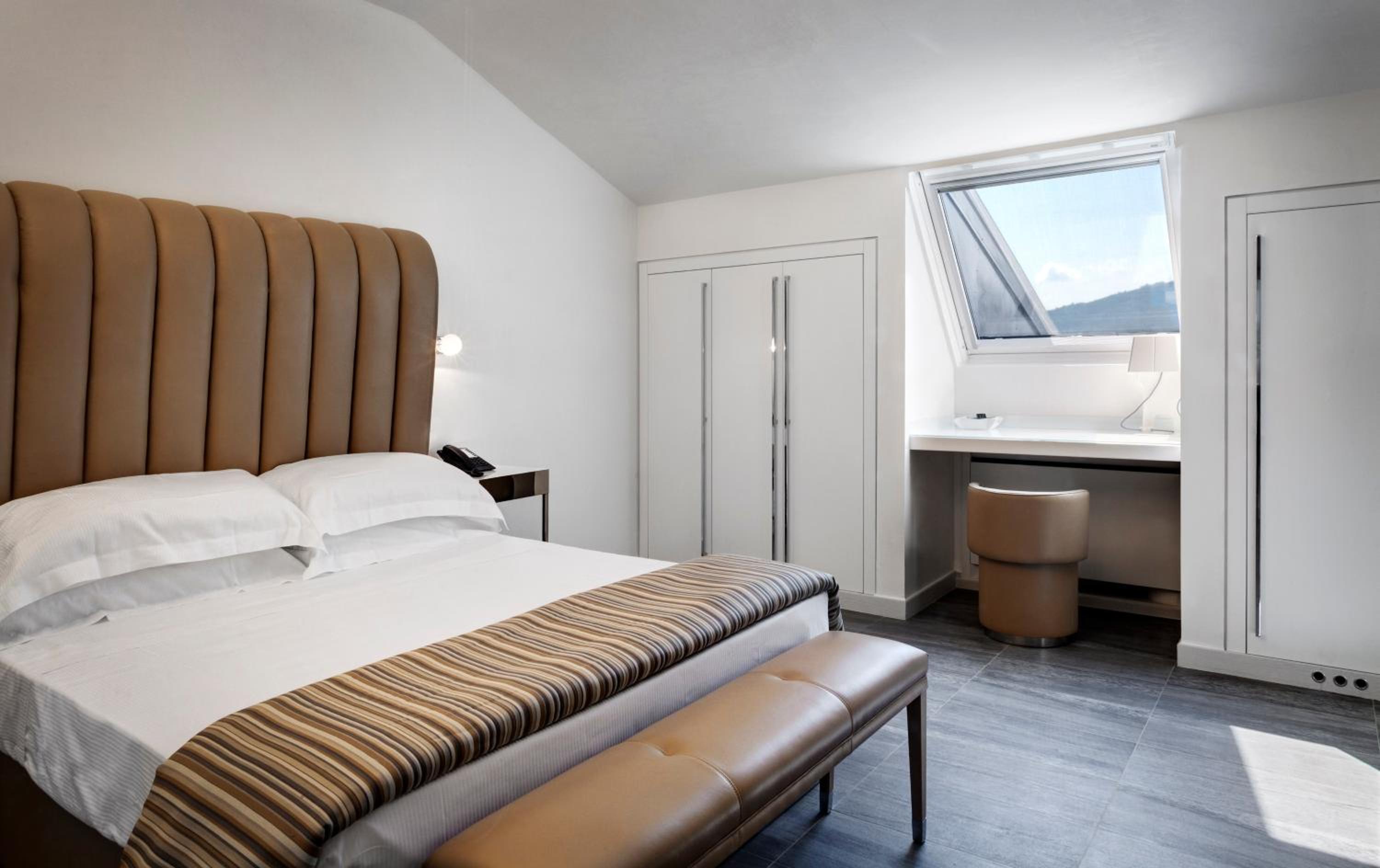Suite, Attic