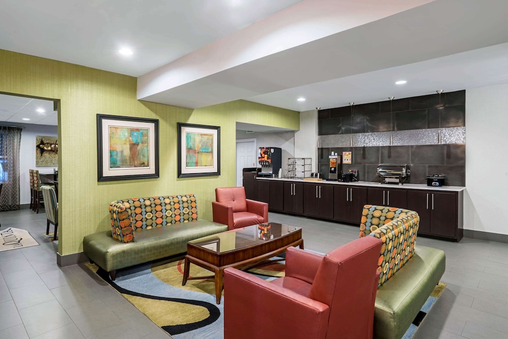 La Quinta Inn & Suites by Wyndham Lebanon 22/37