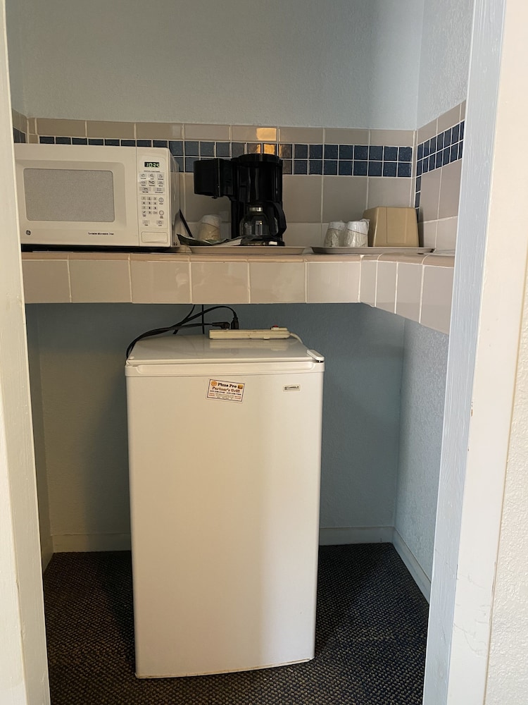 Regency Inn Comanche 20/36