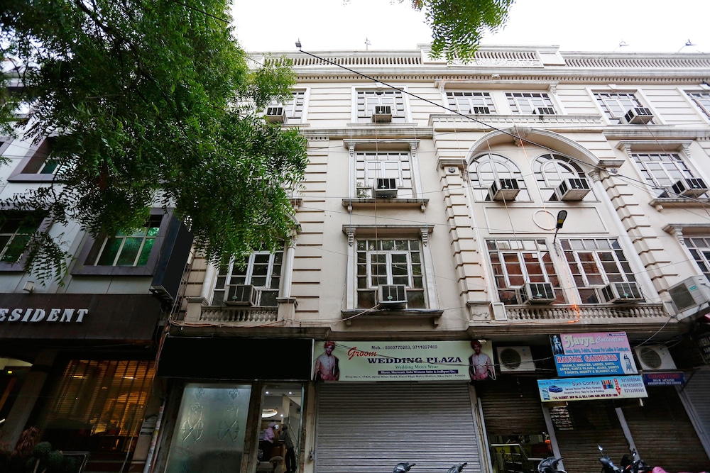 Oyo Rooms 760 Karol Bagh Metro Station 1/50