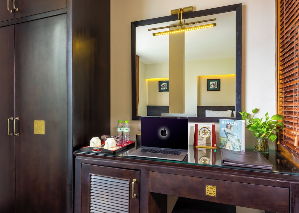 CENTRE POINT HANOI HOTEL 8/62