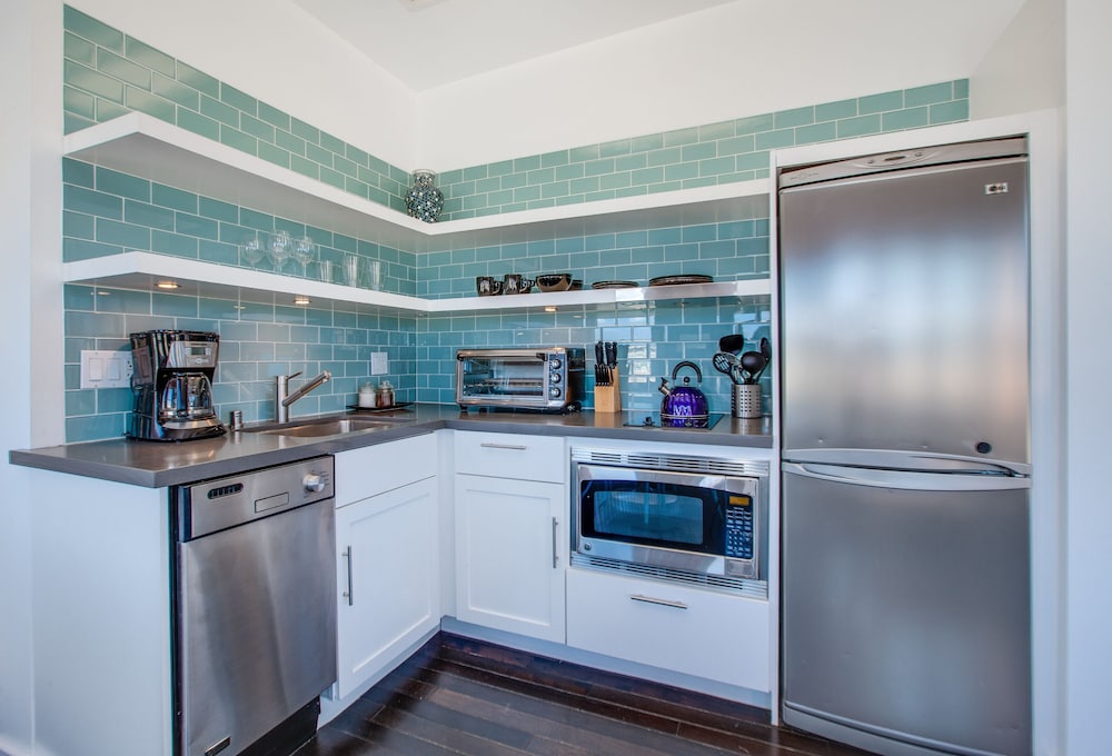 Venice Breeze Suites 1/54