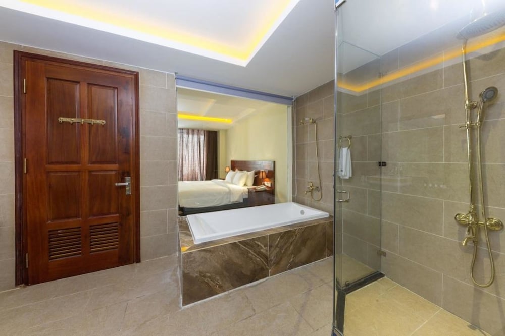 Amarin Resort & Spa 13/69